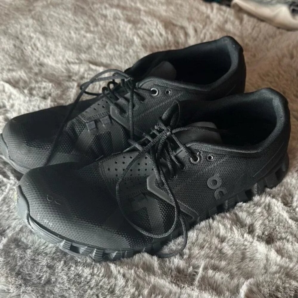 On Cloud All Over Black Mesh Running Swiss Engineering Women’s Sneakers 11
